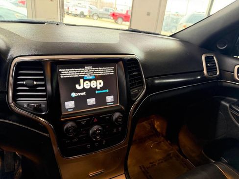 Used 2014 Jeep Grand Cherokee Limited w/ Trailer Tow Group IV image 32