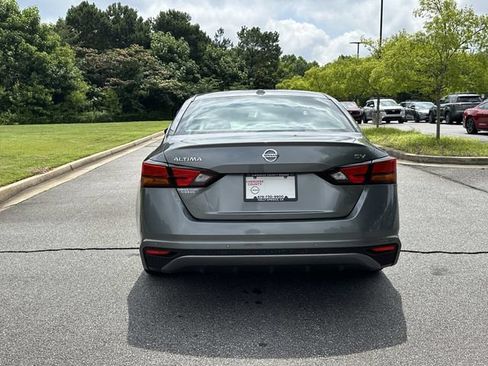 Certified 2022 Nissan Altima 2.5 SV FWD image 8
