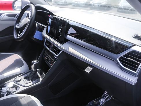 New 2025 Volkswagen Taos SE image 40