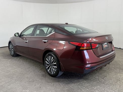Used 2023 Nissan Altima 2.5 SV AWD/4WD image 5