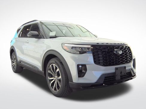 Used 2026 Ford Explorer ST-Line AWD/4WD image 3