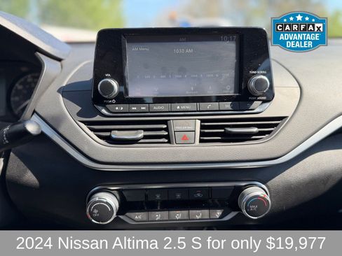 Used 2024 Nissan Altima 2.5 S FWD image 14