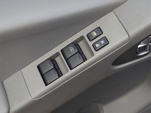 Used 2020 Nissan Frontier SV image 17