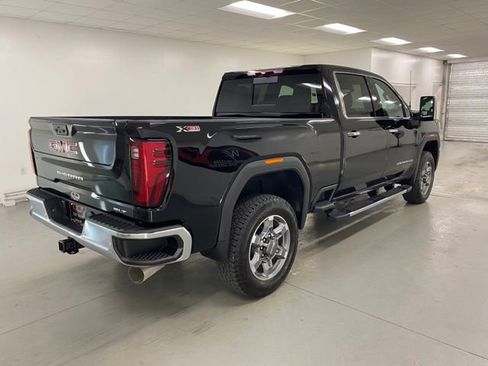 New 2025 GMC Sierra 2500 SLT w/ SLT Premium Package image 8