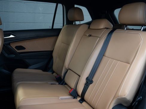 Used 2022 Volkswagen Tiguan SE image 18