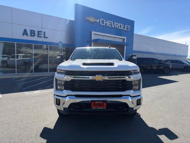 Used 2025 Chevrolet Silverado 2500 LT w/ Convenience Package AWD/4WD image 2