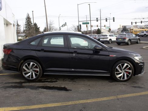 Used 2021 Volkswagen Jetta GLI image 4