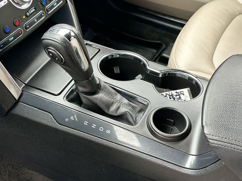 Used 2018 Ford Explorer Limited image 19