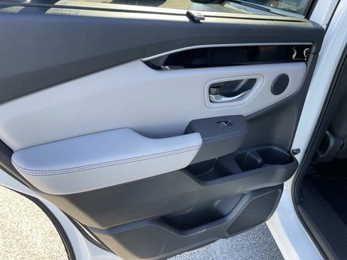 New 2025 Honda Pilot EX-L image 10