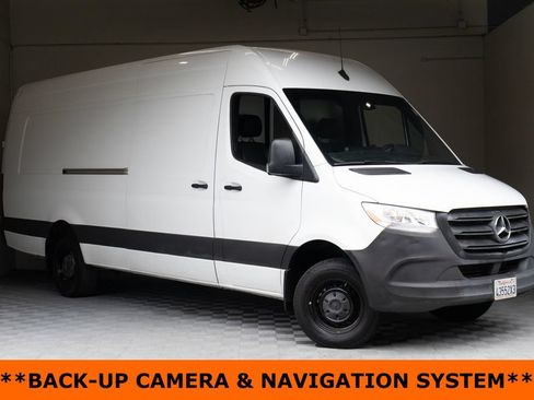Used 2022 Mercedes-Benz Sprinter 3500 image 2