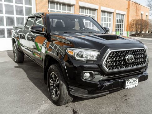 Used 2019 Toyota Tacoma TRD Sport image 31
