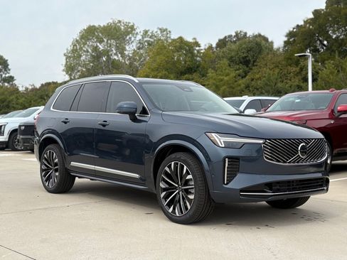 New 2026 Volvo XC90 B6 Ultra w/ Lounge Package image 4