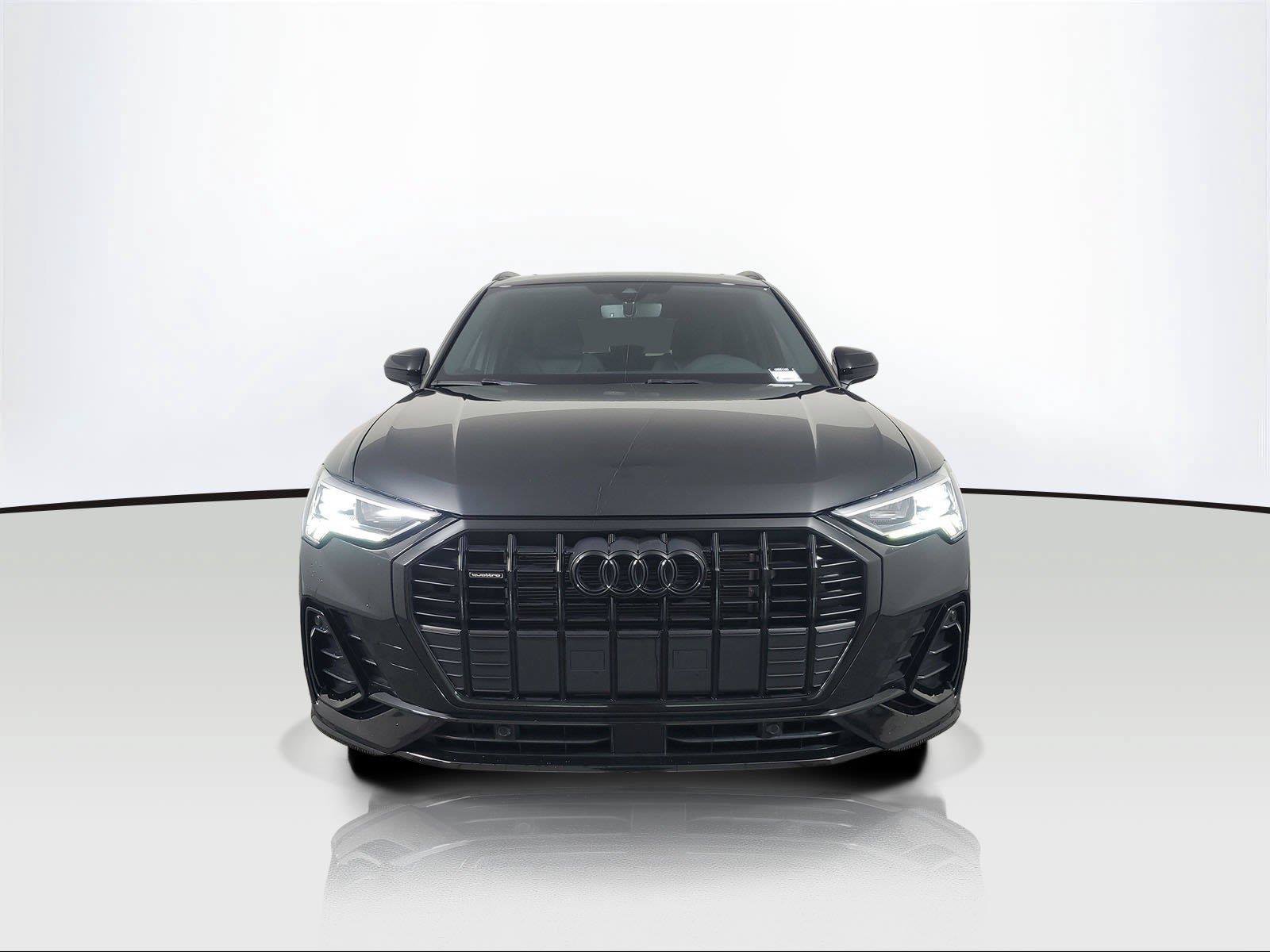 Used 2024 Audi Q3 2.0T Premium AWD/4WD image 2