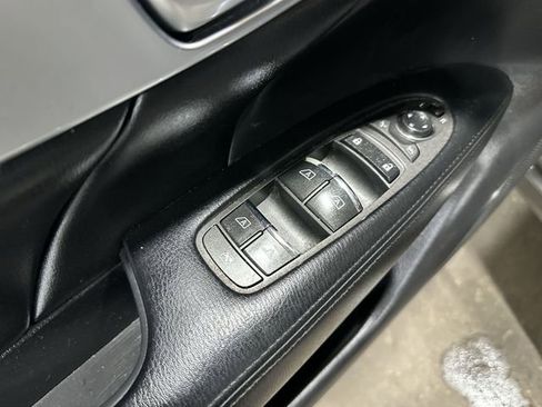 Used 2018 INFINITI Q70 Luxe w/ Cargo Package AWD/4WD image 19
