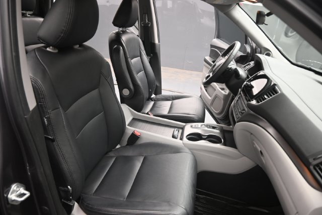 Used 2021 Honda Pilot EX image 25