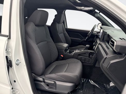 Used 2025 Toyota Tacoma SR image 17