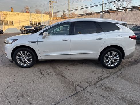 Used 2018 Buick Enclave Avenir w/ Avenir Technology Package image 4