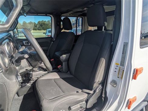 Used 2018 Jeep Wrangler Unlimited Sport image 12