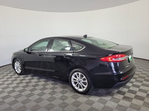 Used 2019 Ford Fusion SE FWD image 3