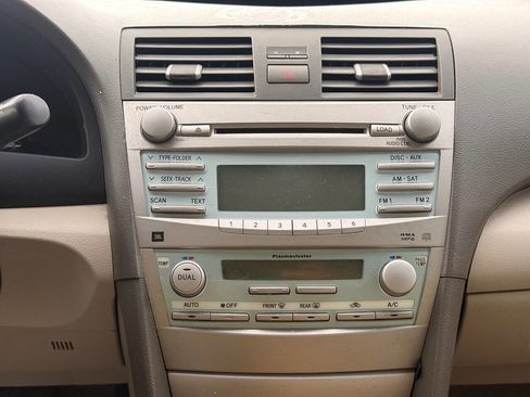 Used 2007 Toyota Camry XLE FWD image 12