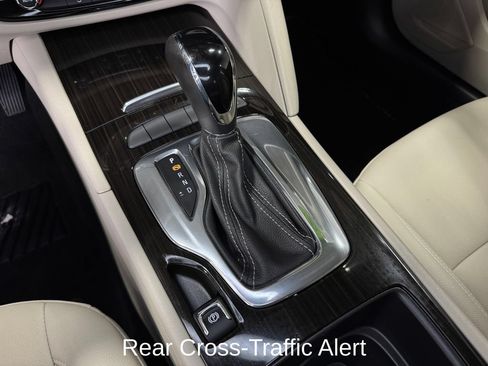 Used 2019 Buick Regal Essence w/ Driver Confidence Package I FWD image 18