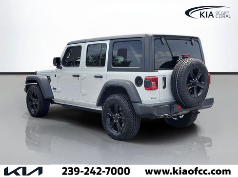 Used 2021 Jeep Wrangler Unlimited Sport AWD/4WD image 4
