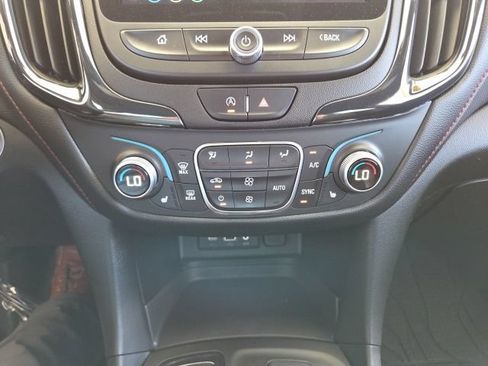Used 2022 Chevrolet Equinox RS w/ RS Leather Package AWD/4WD image 12
