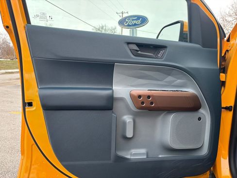 Used 2023 Ford Maverick Lariat w/ Lariat Luxury Package image 16