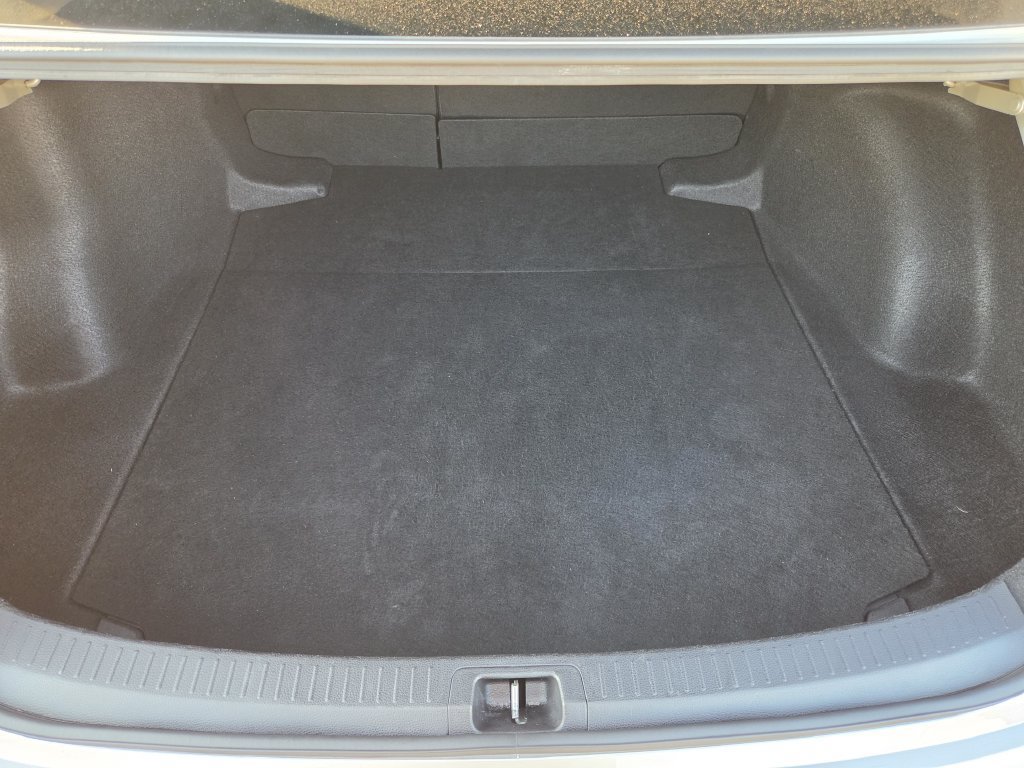 Used 2025 Toyota Corolla LE FWD image 27