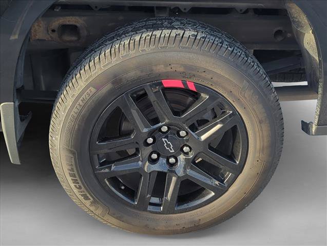 Used 2022 Chevrolet Silverado 1500 RST w/ Redline Edition AWD/4WD image 7
