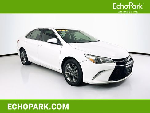 Used 2017 Toyota Camry SE image 1