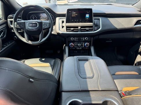 Used 2023 GMC Yukon XL AT4 w/ Technology Package AWD/4WD image 9