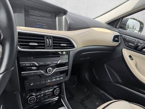 Used 2019 INFINITI QX30 AWD w/ Navigation Package image 17