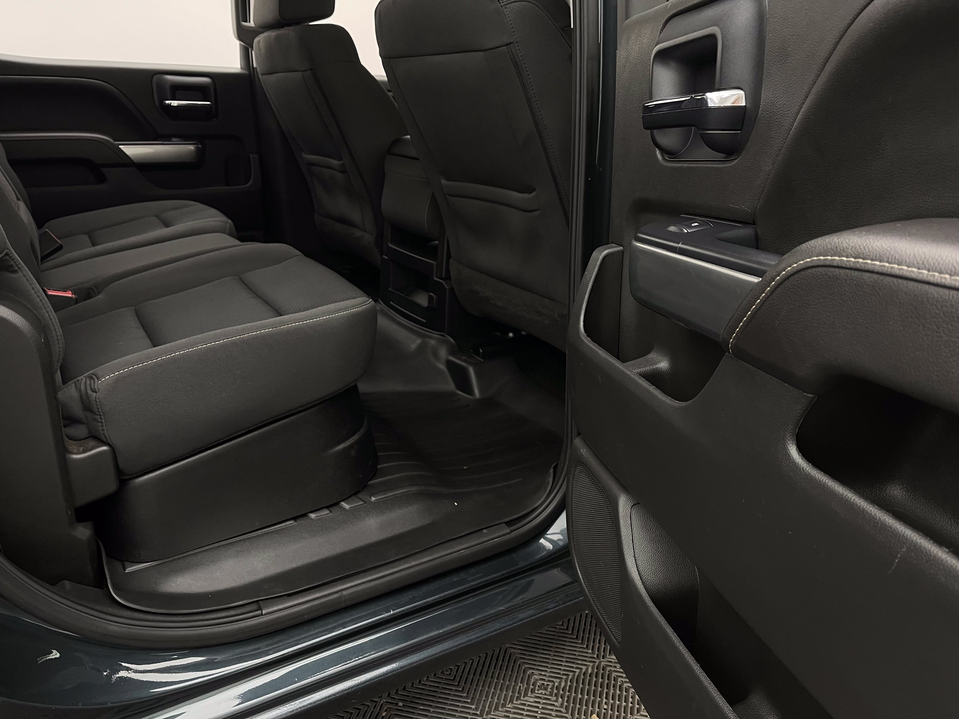 Used 2017 Chevrolet Silverado 1500 LT w/ All Star Edition AWD/4WD image 31