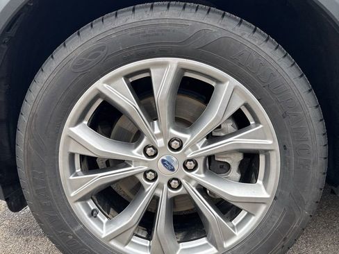 Certified 2022 Ford Explorer XLT w/ Equipment Group 202A AWD/4WD image 22