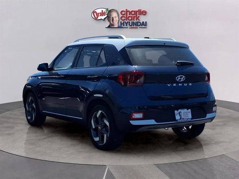 New 2025 Hyundai Venue Limited image 3