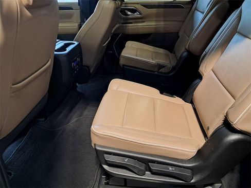 Used 2021 Chevrolet Suburban Premier image 5