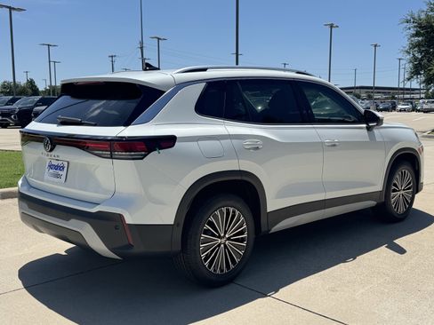 Certified 2025 Volkswagen Tiguan S image 35