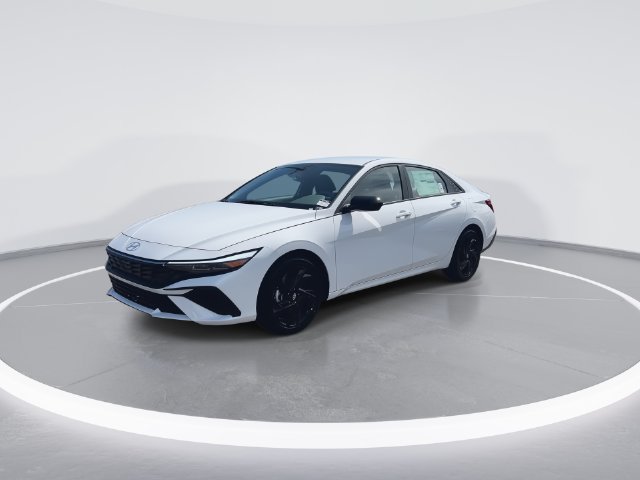Used 2026 Hyundai Elantra Sport FWD image 4