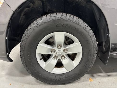 Used 2018 RAM 1500 Express AWD/4WD image 54