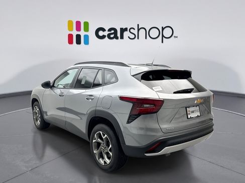 Used 2026 Chevrolet Trax LT FWD image 3
