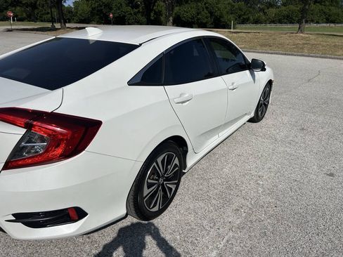 Used 2018 Honda Civic EX-T image 9