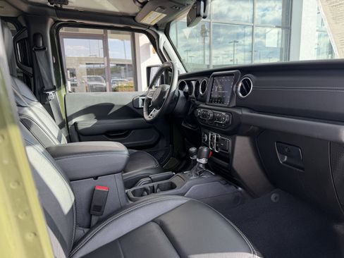 Used 2023 Jeep Wrangler Sahara w/ Cold Weather Group image 28