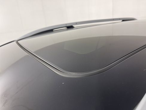 Used 2022 GMC Terrain SLT w/ Infotainment Package II image 6