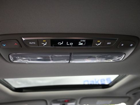 Certified 2025 Kia Telluride EX AWD/4WD image 33