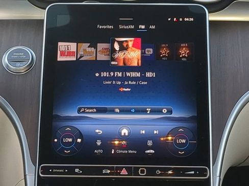 Used 2025 Mercedes-Benz C 300 Sedan image 17