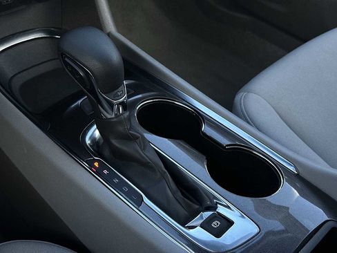 Used 2024 Chevrolet Malibu LT image 19