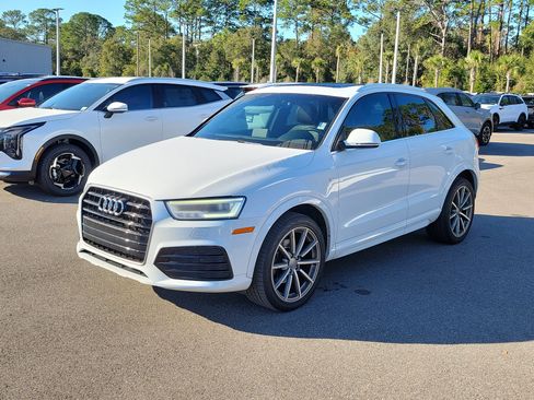 Used 2018 Audi Q3 2.0T Premium Plus w/ Premium Plus Package image 3