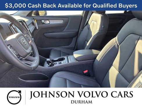 New 2026 Volvo XC40 B5 Core w/ Climate Package image 13