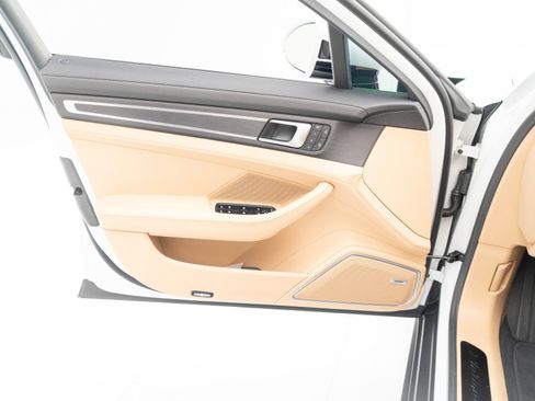 Certified 2023 Porsche Panamera Platinum Edition image 21